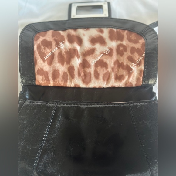 B Makowsky Black Leather Chain Strap Bag - Picture 7 of 9